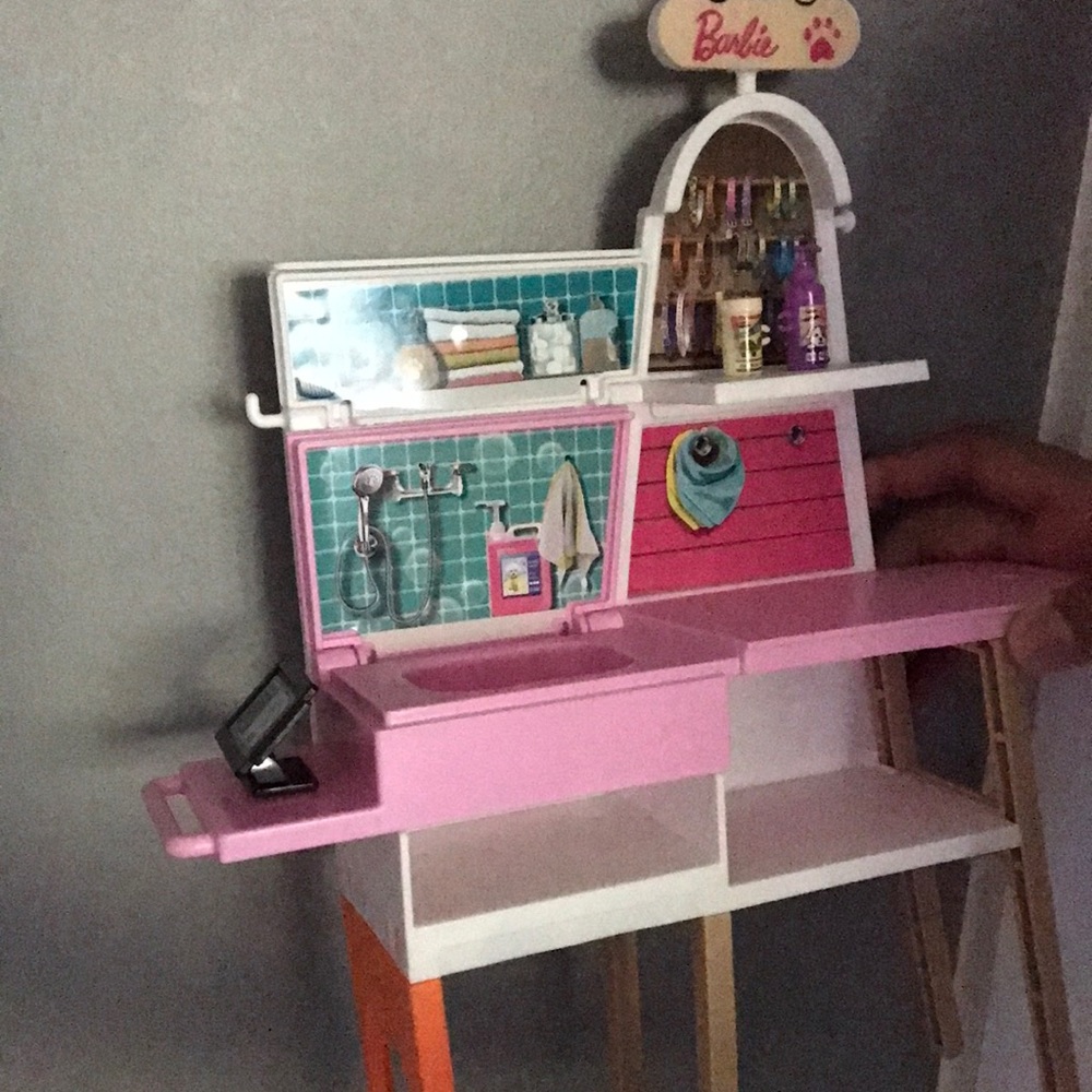 Barbieb veterinarian playset for sale
